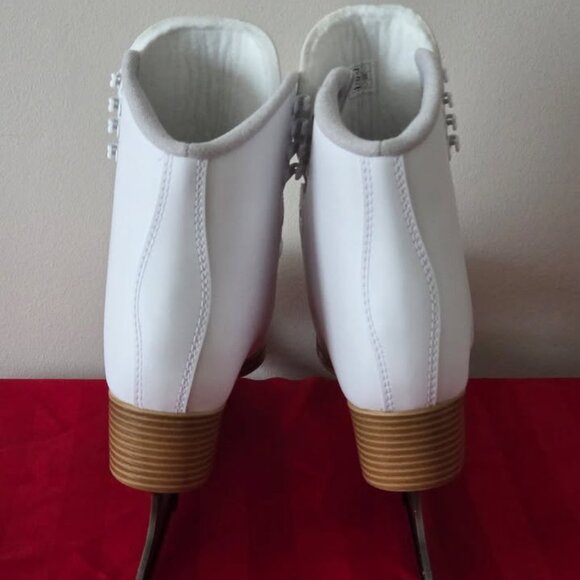 BRAND NEW, LADY'S, JACKSON CLASSIC 200, FIGURE SKATES, SIZE 9!!! - Picture 3 of 7
